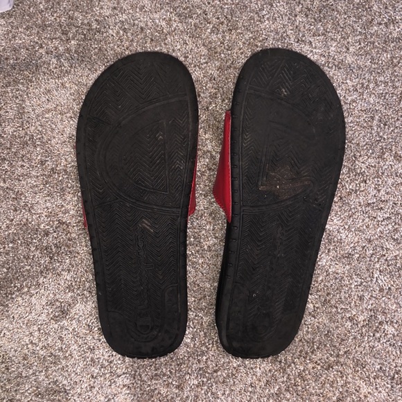 Used Champion flip flops size 9 - Picture 2 of 5